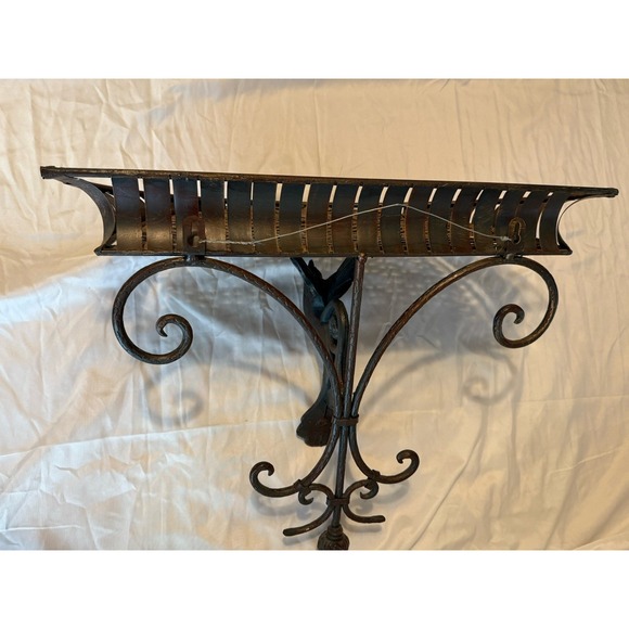 Vintage IRON and WICKER wall scounce shelf - Picture 9 of 15